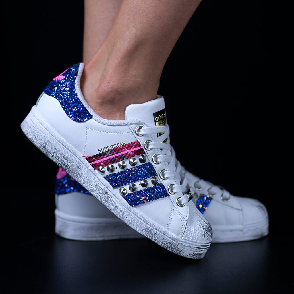 superstar lady adidas sneakers personalizzate glitter da dressed