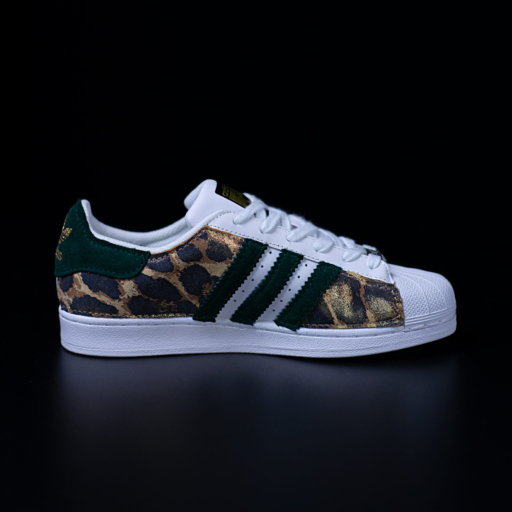 superstar-star-treatment superstar star treatment adidas sneakers personalizzate scamosciato da dressed