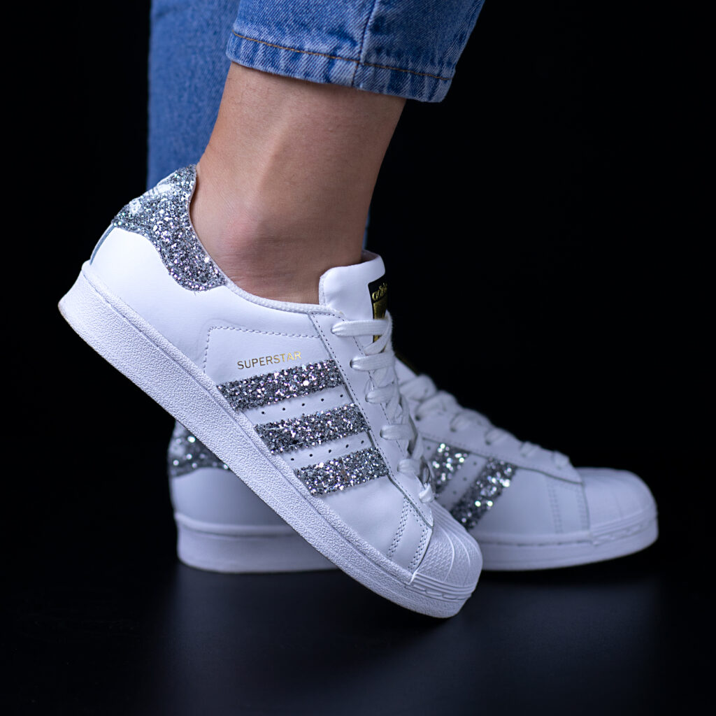 superstar silver adidas sneakers personalizzate glitter argento da dressed