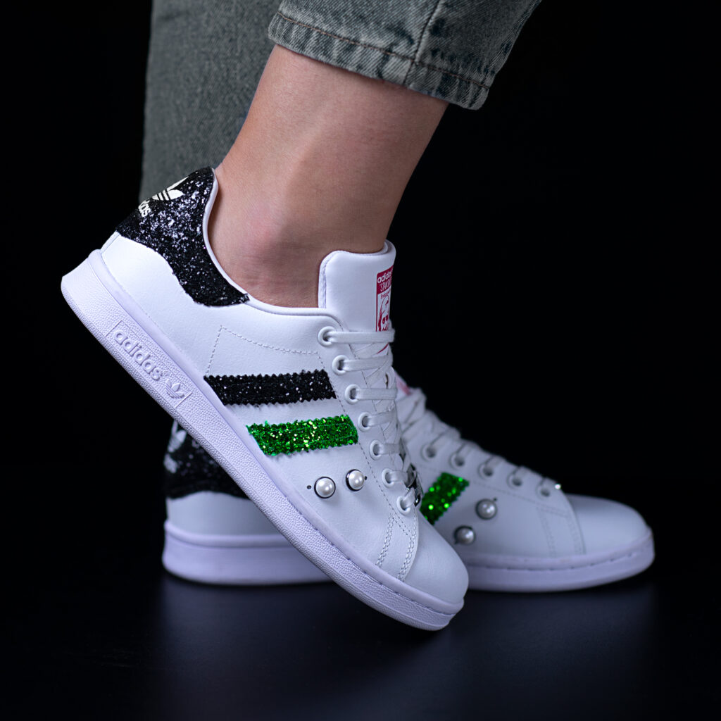 stan smith science fiction adidas sneakers personalizzate da dressed