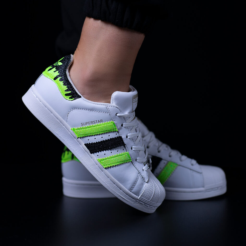 superstar toxic adidas sneakers personalizzate glitter da dressed